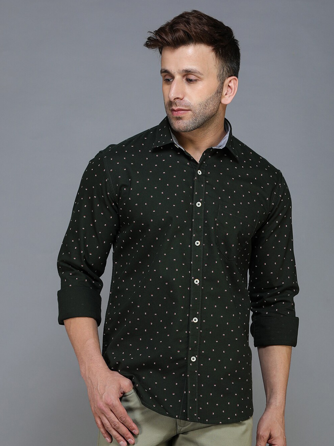 

TQS Men Green Standard Printed Casual Shirt