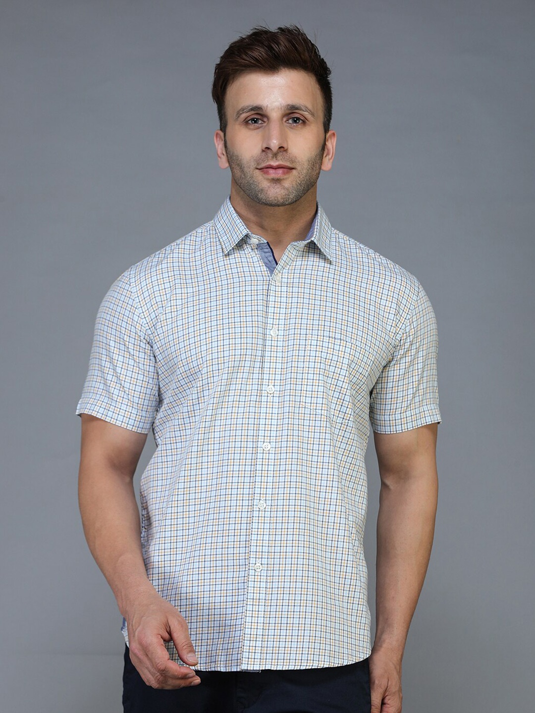 

TQS Men Blue Standard Checked Casual Shirt