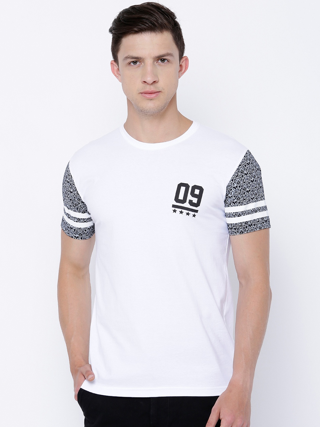 

LOCOMOTIVE Men White Solid Round Neck T-shirt