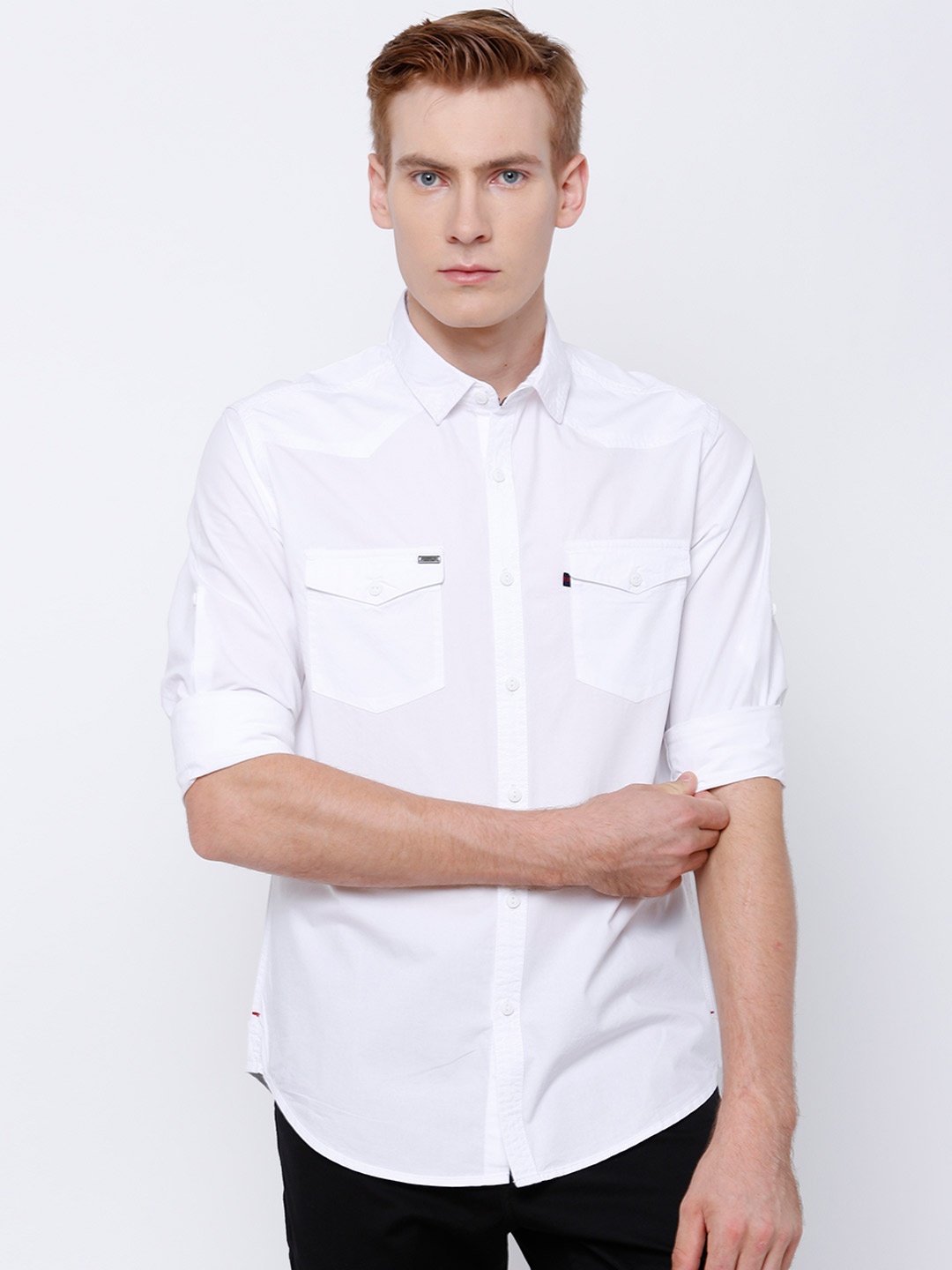 

LOCOMOTIVE Men White Slim Fit Solid Casual Shirt