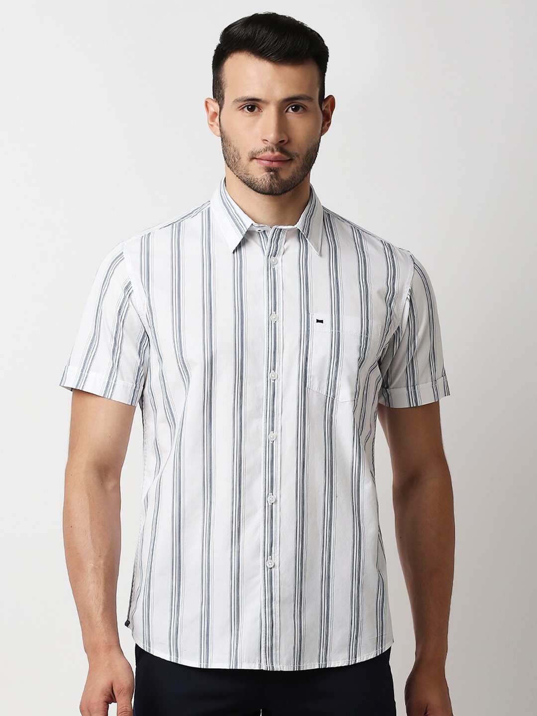 

Basics Men Blue Slim Fit Striped Casual Shirt
