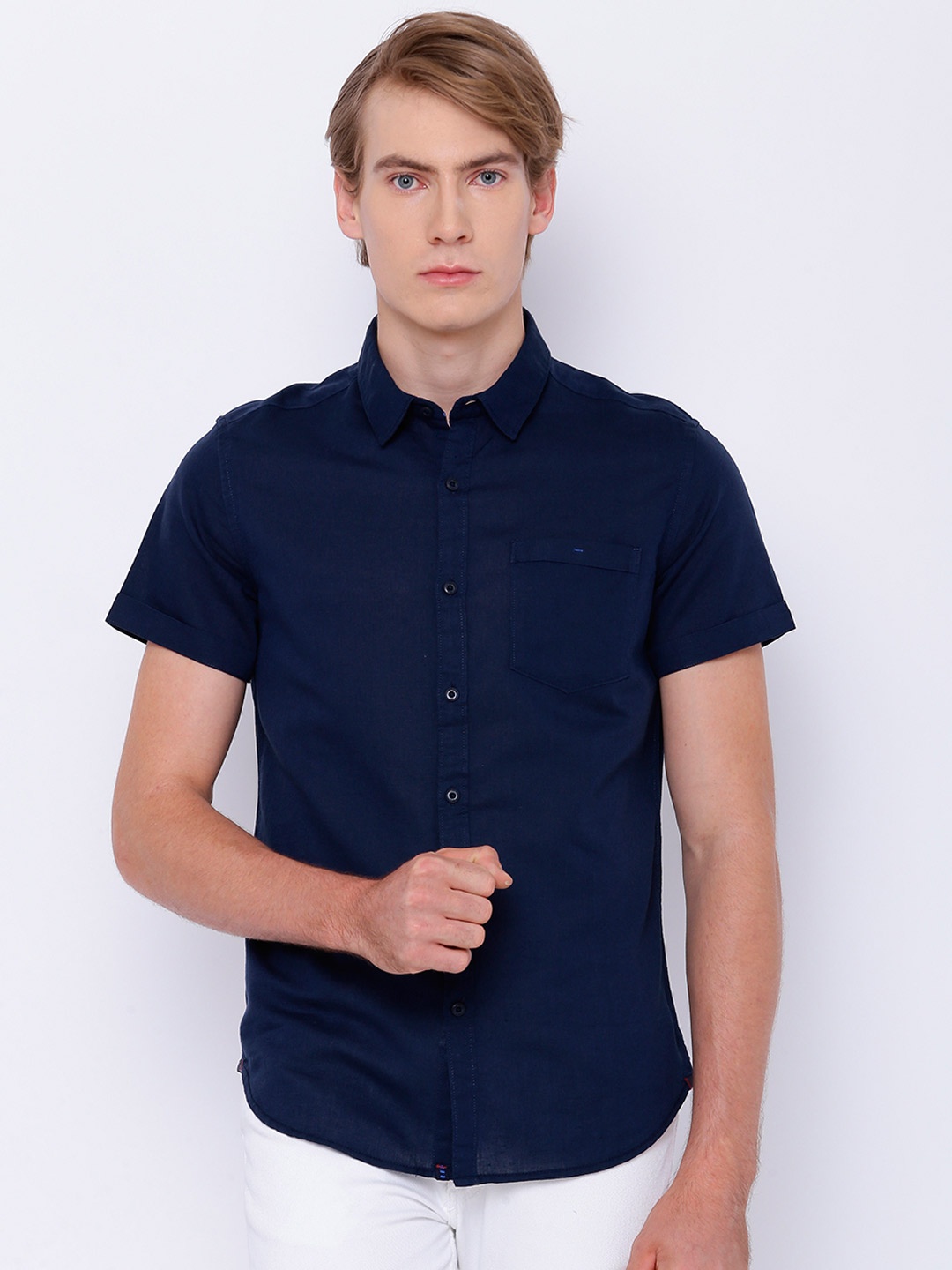 

LOCOMOTIVE Men Navy Slim Fit Solid Casual Shirt, Navy blue