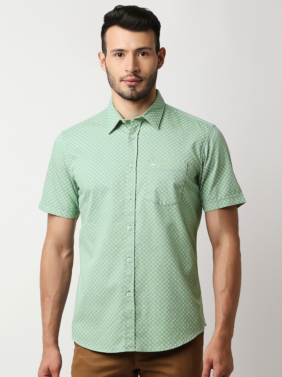 

Basics Men Green Slim Fit Printed Casual Shirt