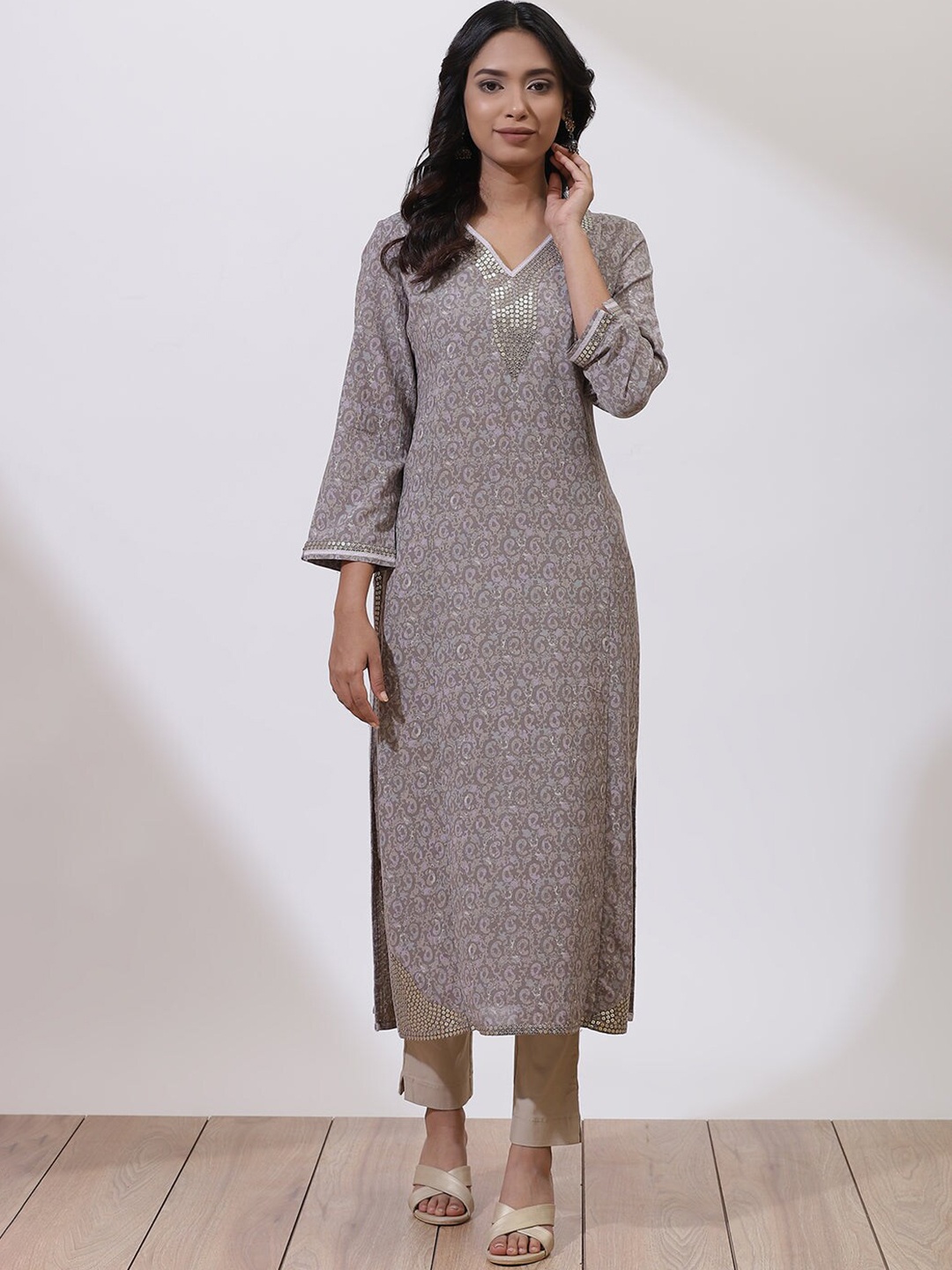 

Lakshita Women Grey Ethnic Motifs Embroidered Thread Work Kurta