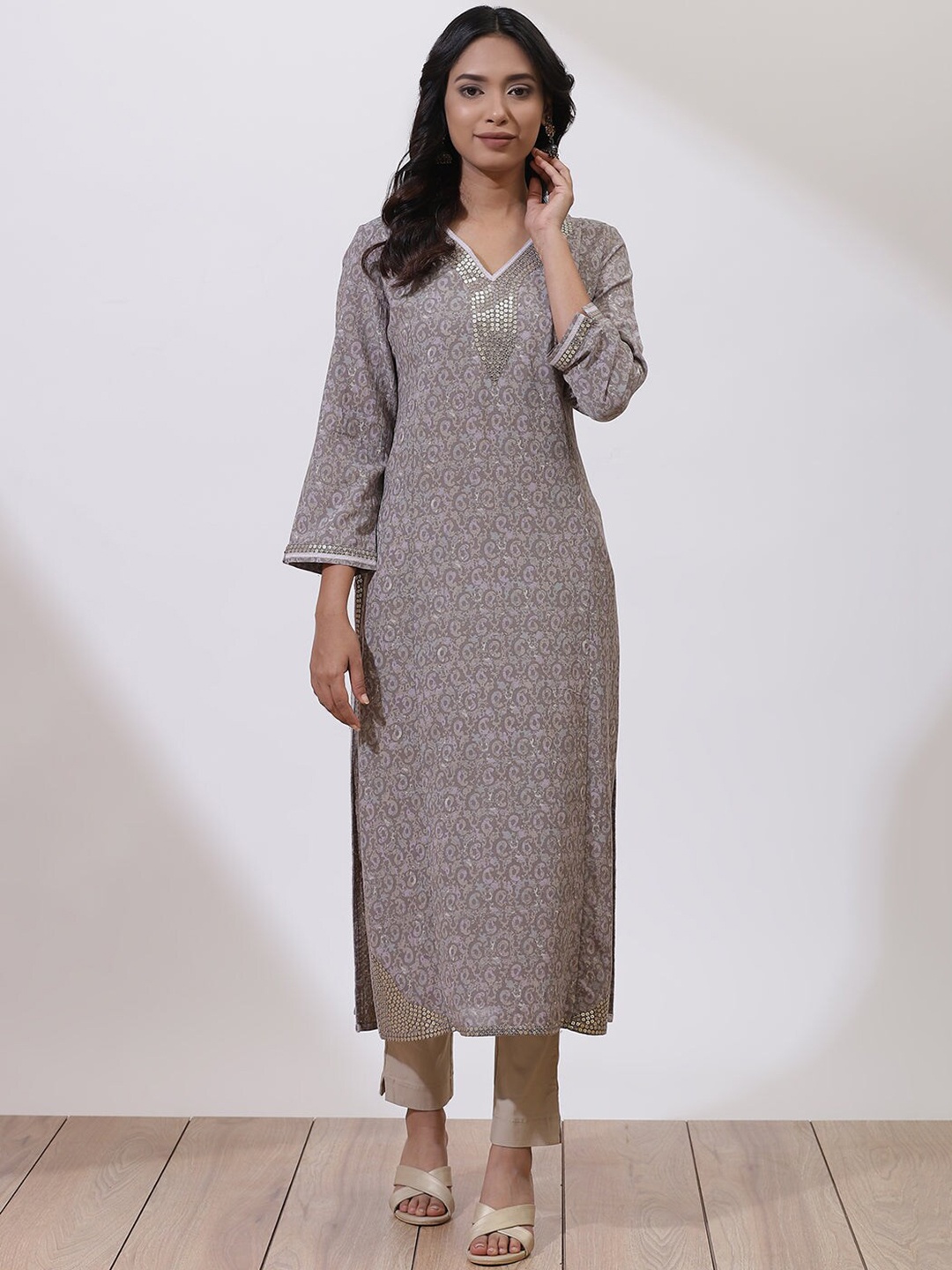 

Lakshita Women Grey & taupe gray Ethnic Motifs Embroidered Thread Work Kurta