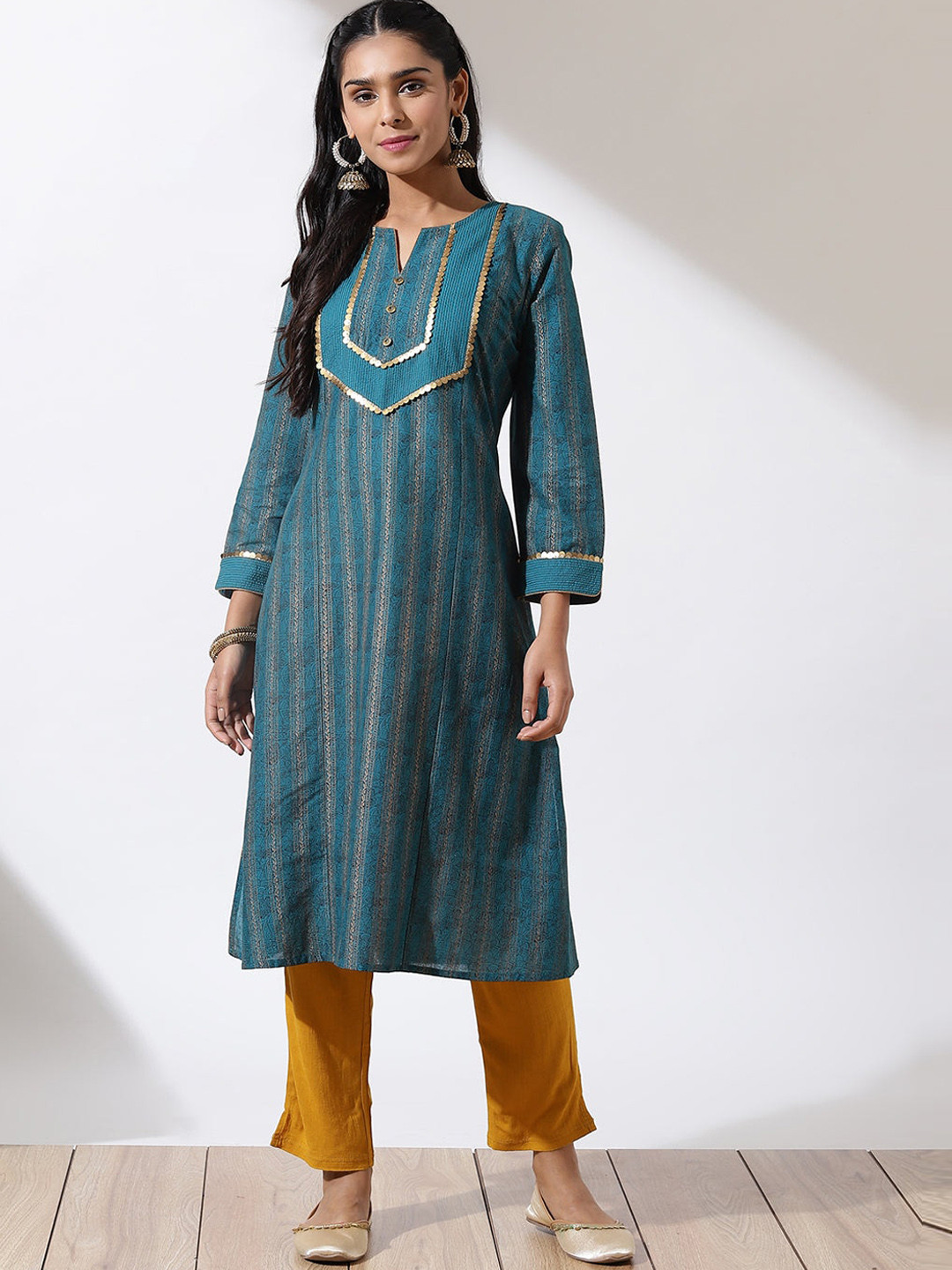 

Lakshita Women Turquoise Blue Keyhole Neck Thread Work Kurta