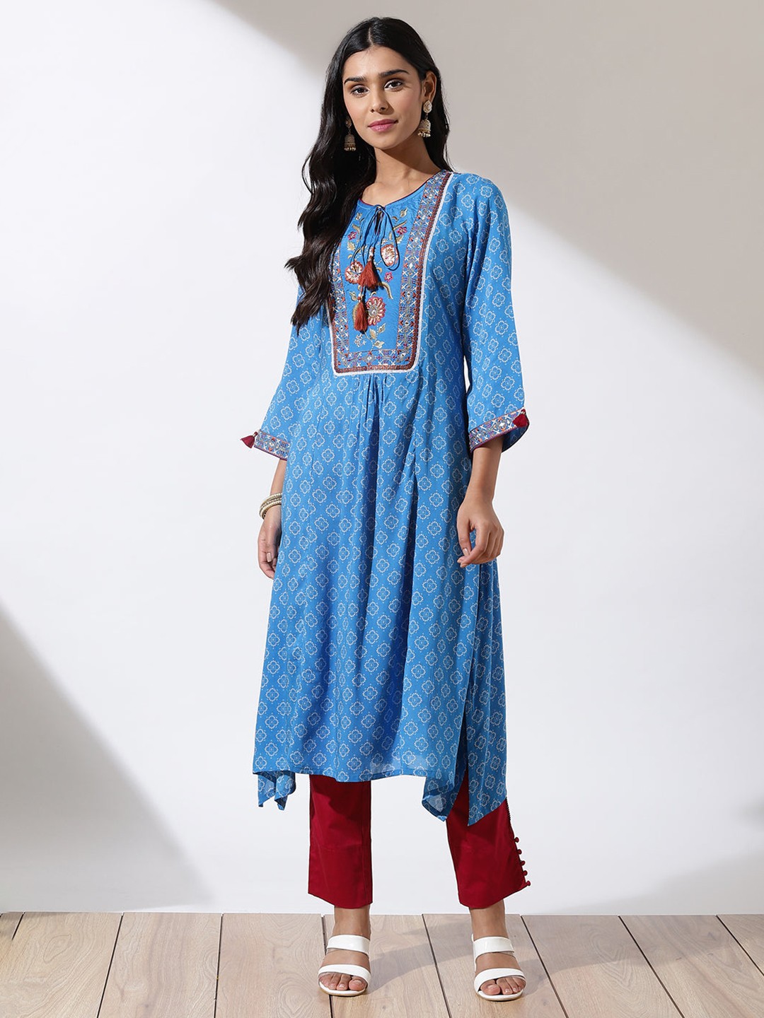 

Lakshita Women Blue Bandhani Yoke Design Keyhole Neck Thread Work Anarkali Kurta