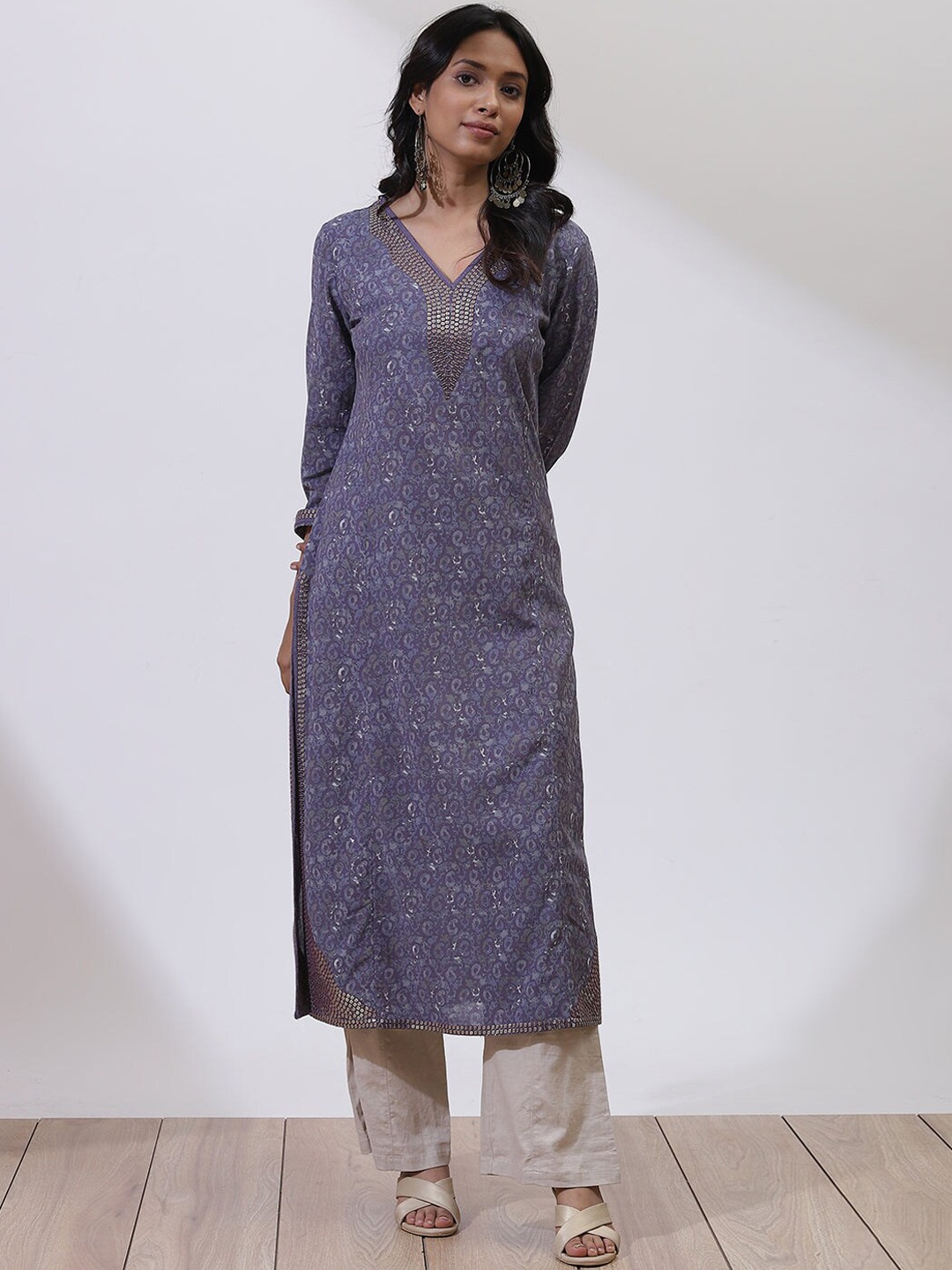 

Lakshita Women Purple Striped Flared Sleeves Kurta