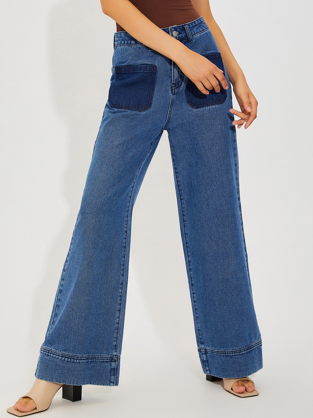 

URBANIC Women Blue Relaxed Fit Low Distress Jeans