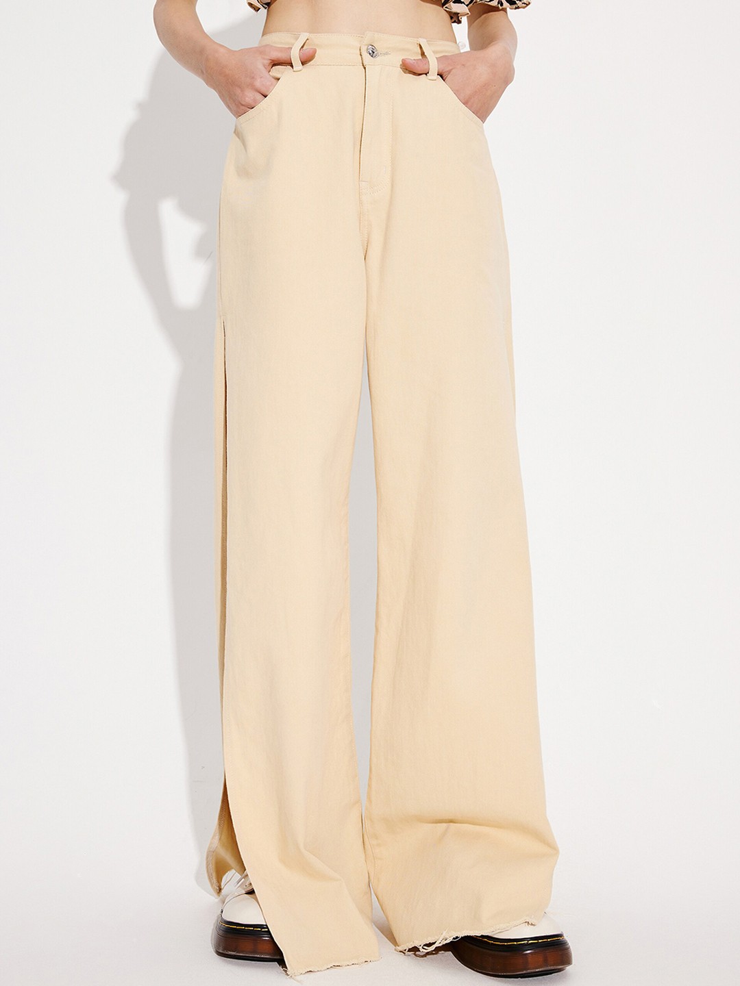 

URBANIC Women Peach-Coloured Relaxed Fit Jeans
