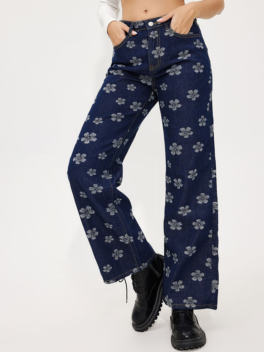 

URBANIC Women Blue Relaxed Fit Jeans