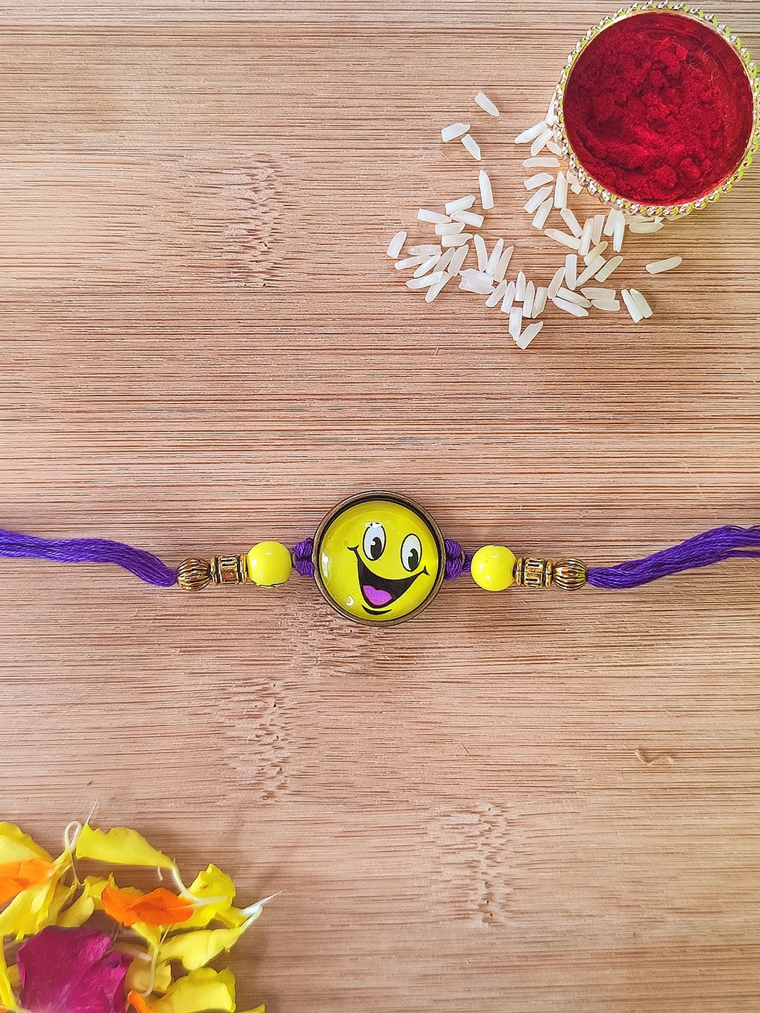 

CRAYTON Men Multicoloured Smiley Emoji 3D Rakhi With Rolichawal, Multi