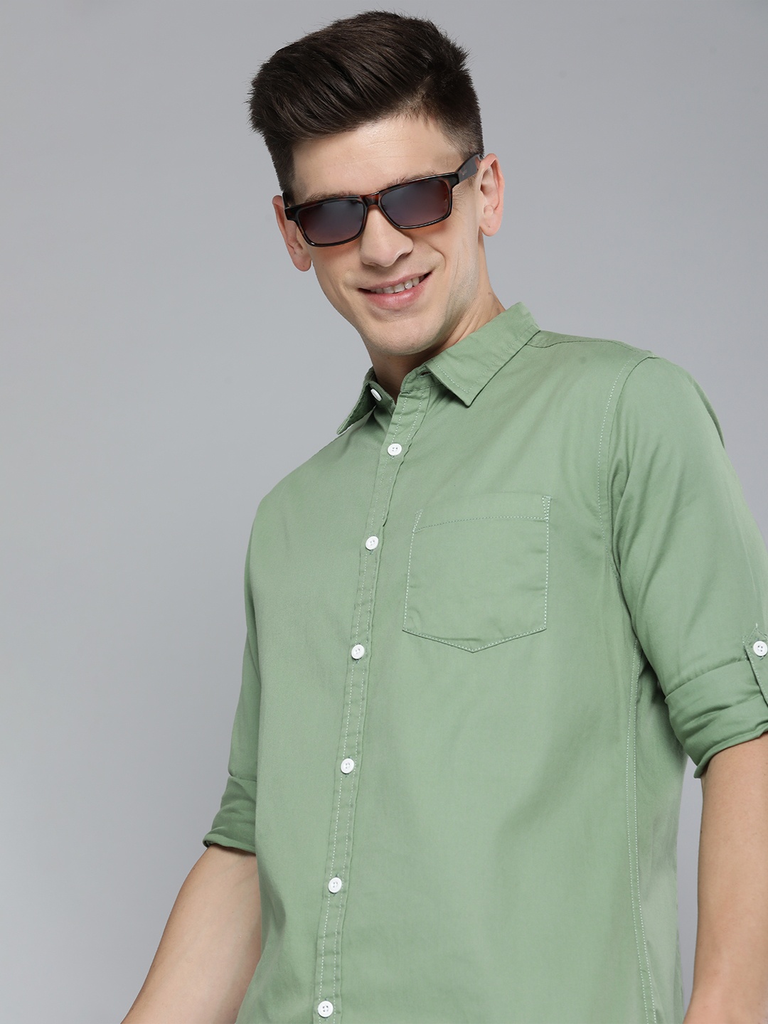 

HERE&NOW Men Green Solid Slim Fit Pure Cotton Casual Shirt