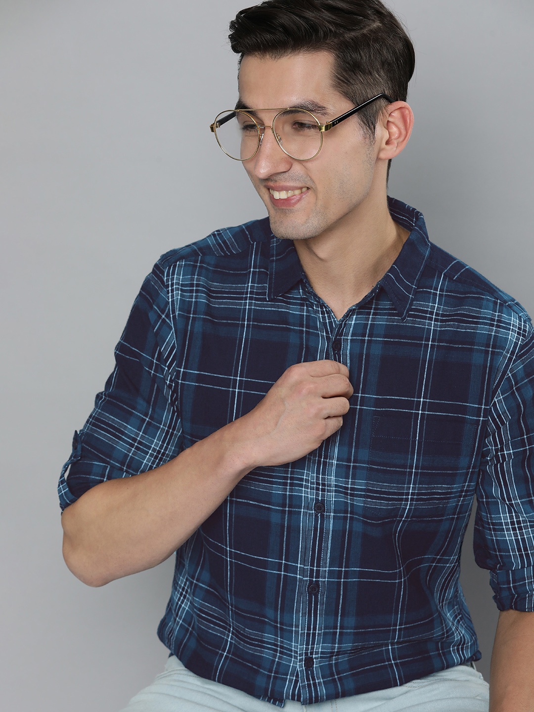 

HERE&NOW Men Blue & White Checked Pure Cotton Casual Shirt