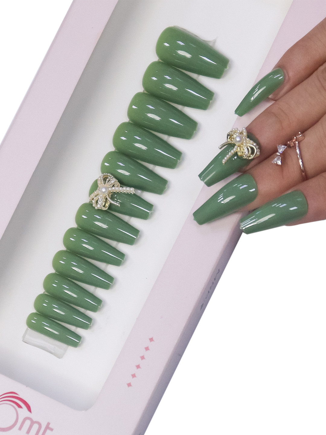 

BEROMT 12 Pcs Long-Lasting Reusable Lightweight Salon Finish Press on Nail Tips-12BC, Olive