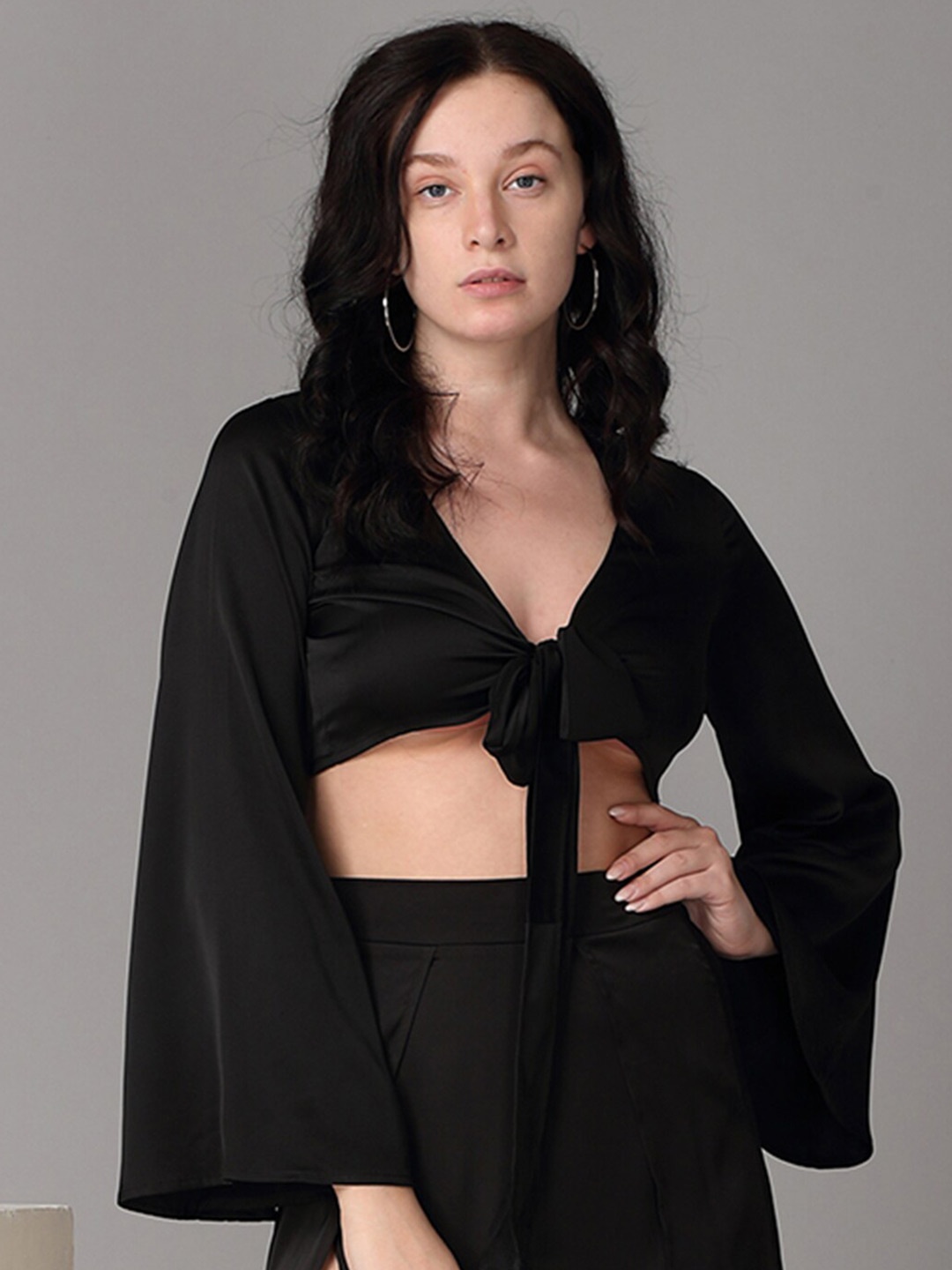 

Oh So Fly Black Solid Front Tie Up Satin Crop Top