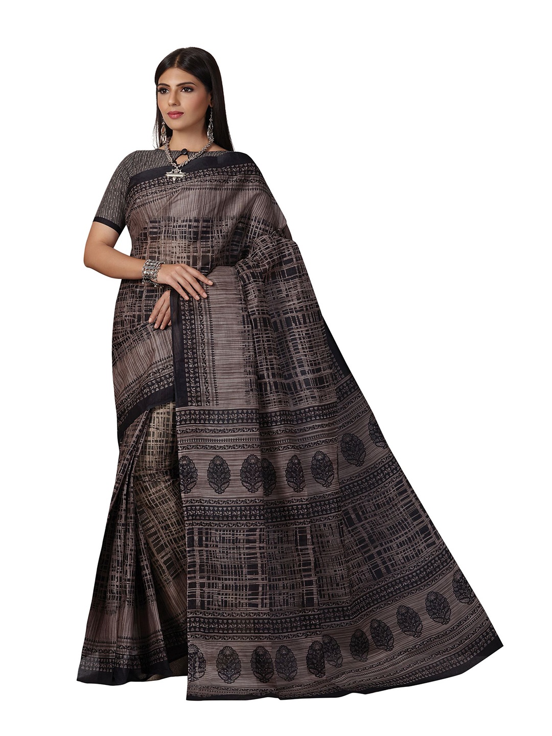 

SHANVIKA Grey & Black Pure Cotton Block Print Saree