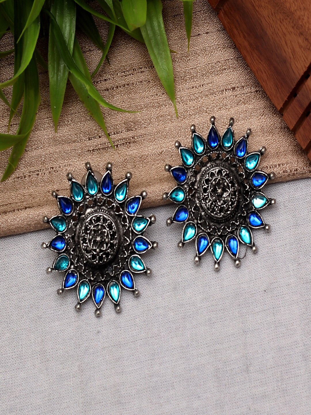 

Ethonica Multicoloured Classic Studs Earrings, Multi