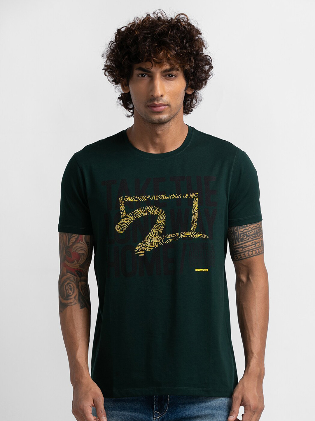 

SPYKAR Men Green Typography Printed Raw Edge Slim Fit T-shirt