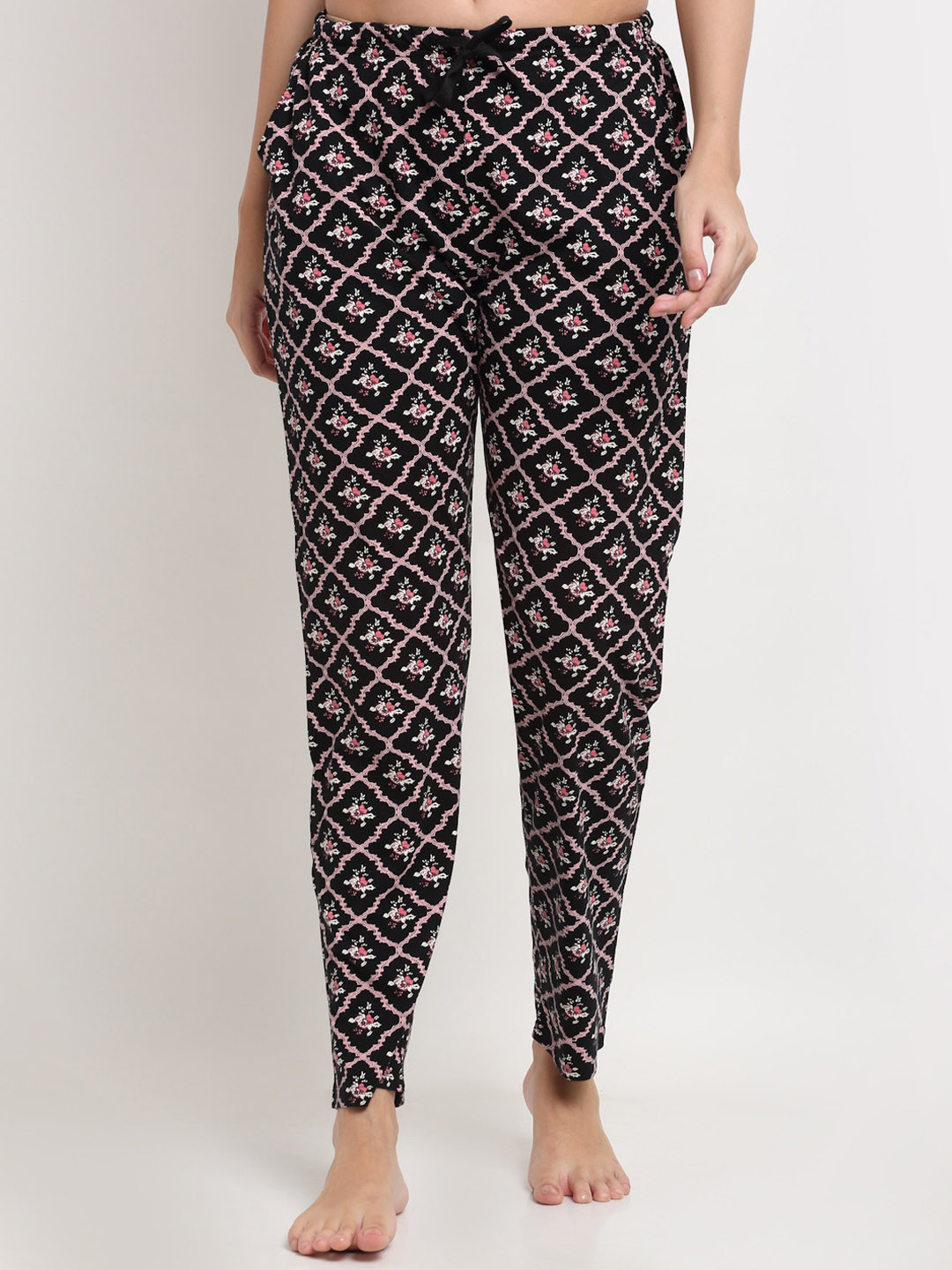 

Kanvin Women Black Floral Print Cotton Lounge Pants
