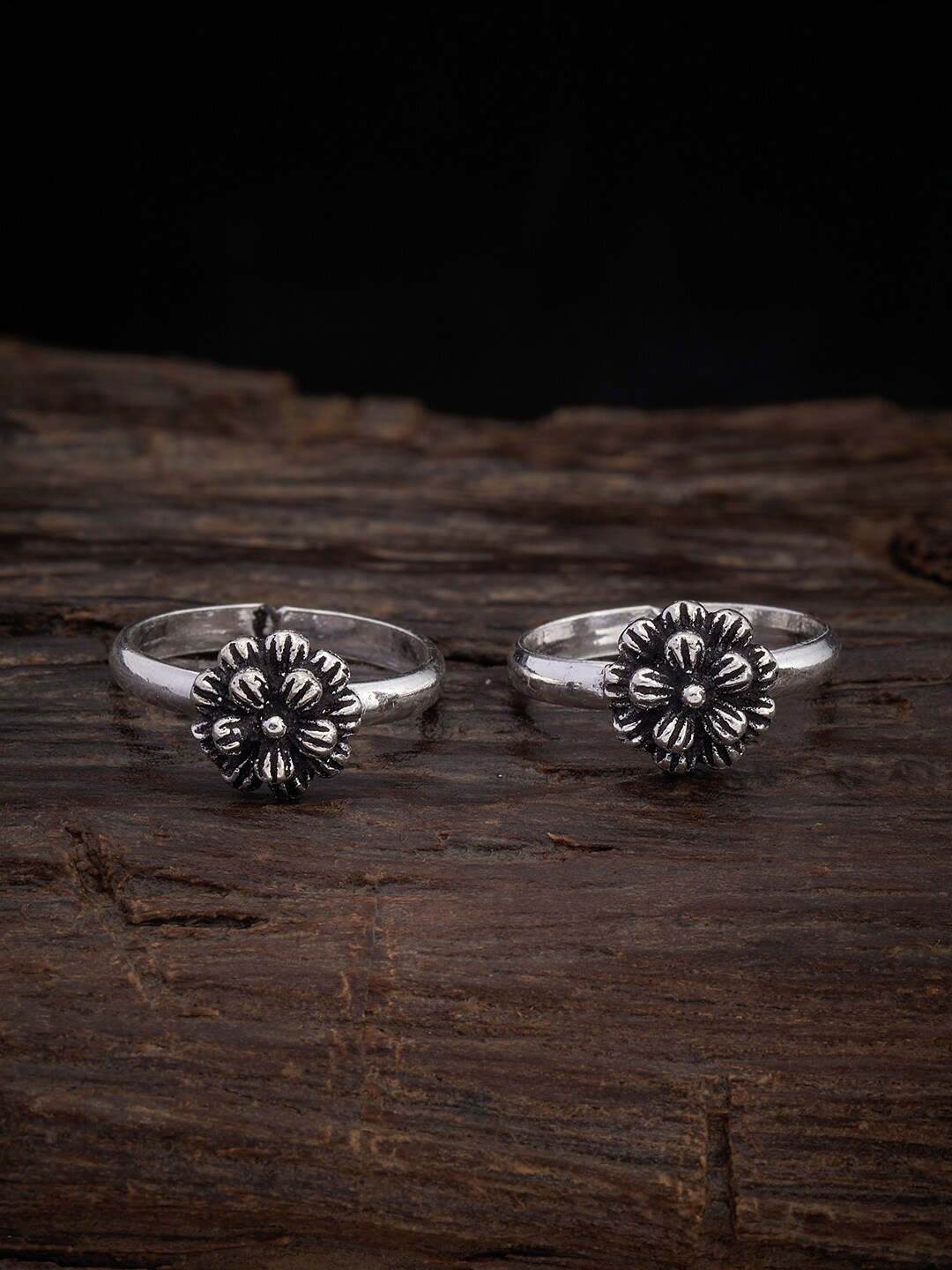 

Kushal's Fashion Jewellery 92.5 Pure Silver Oxidised Silver-Plated Adjustable Toe Rings