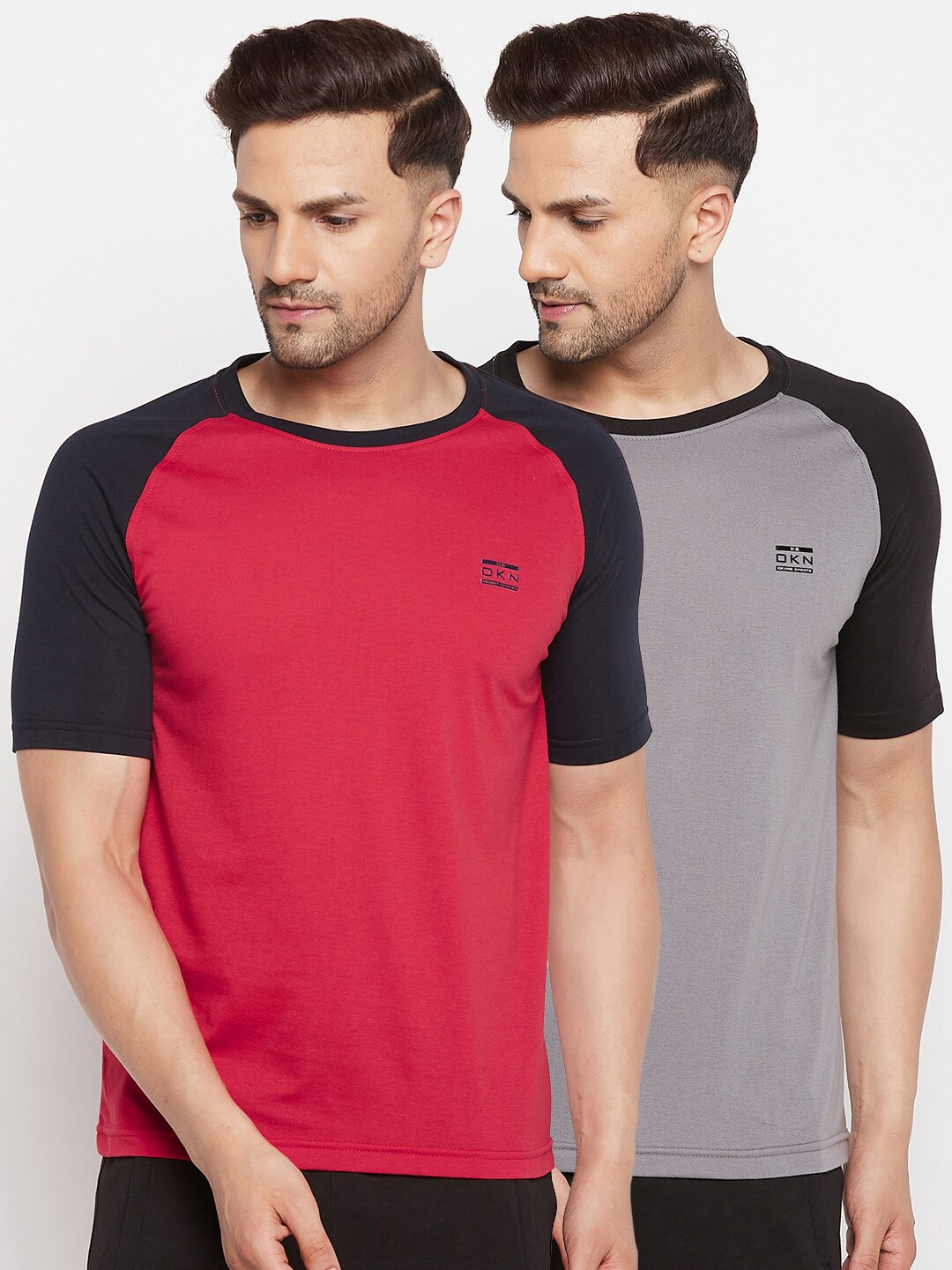 

Okane Men Red 2 Colourblocked Drop-Shoulder Sleeves Applique T-shirt