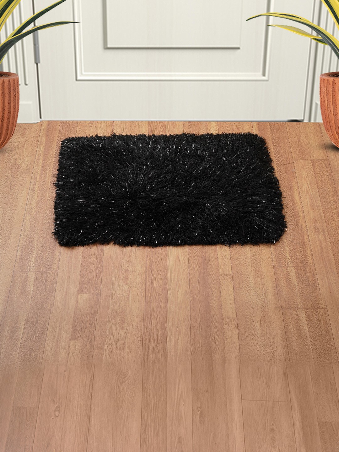 

DREAM WEAVERZ Black Solid 1000 GSM Shimmer Anti-Skid Floor Mat