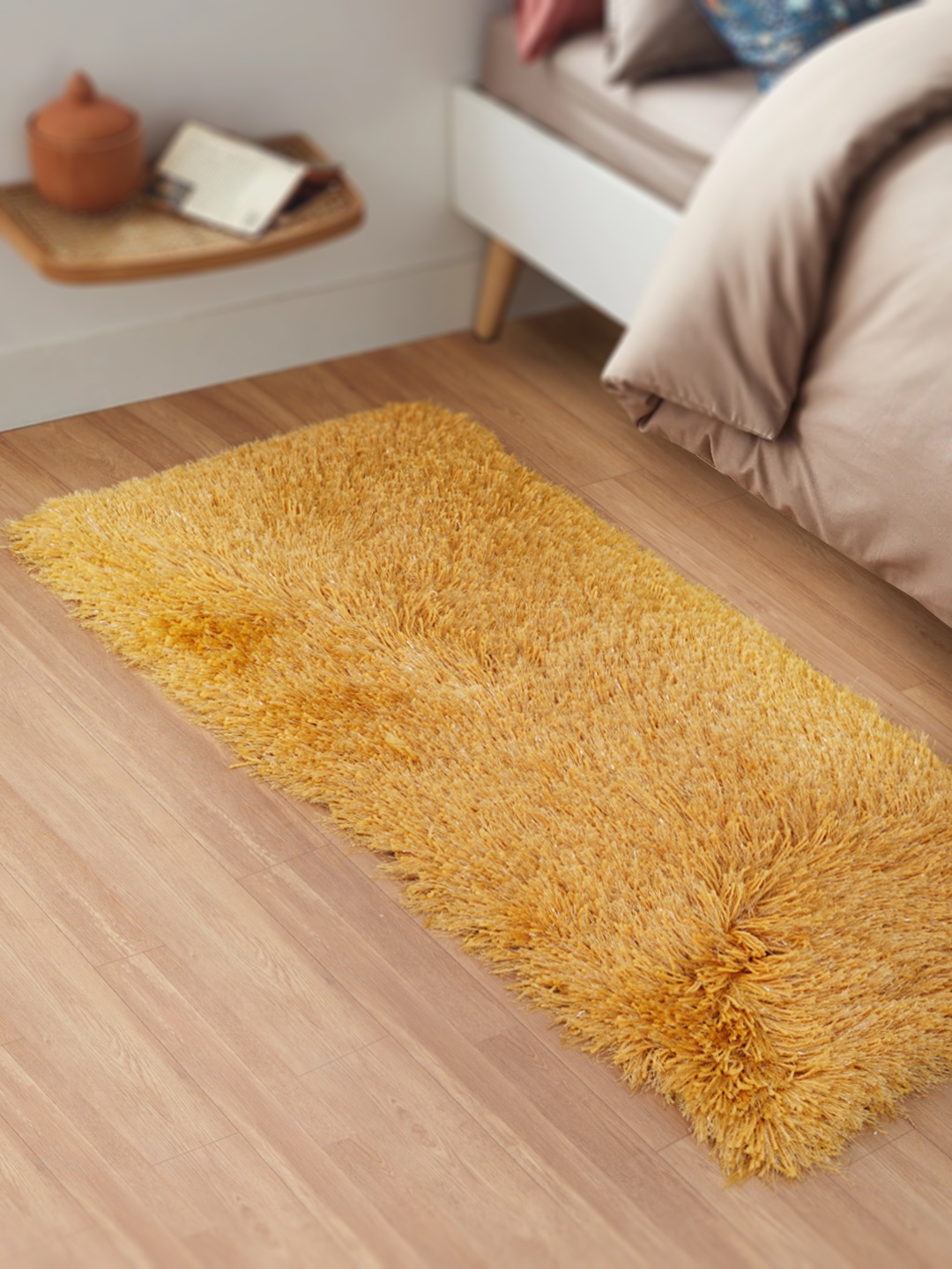 

DREAM WEAVERZ Mustard Solid Shimmer Anti-Skid Bed Runner