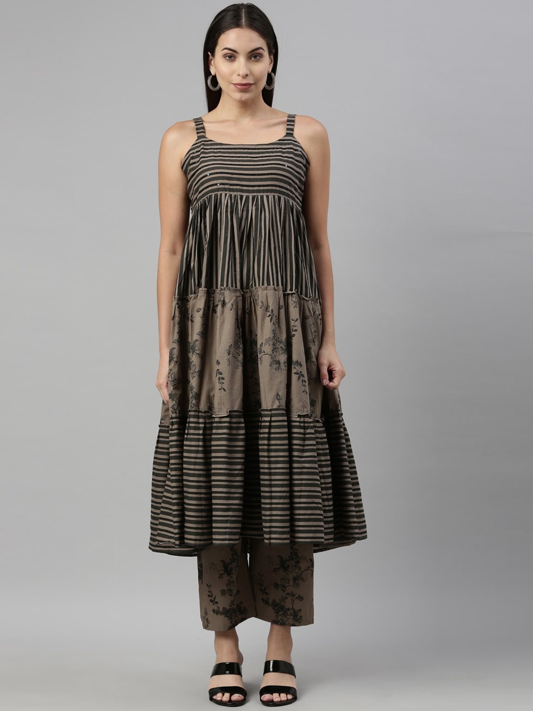 

Neerus Women Brown Empire Pure Cotton Kurti with Trousers