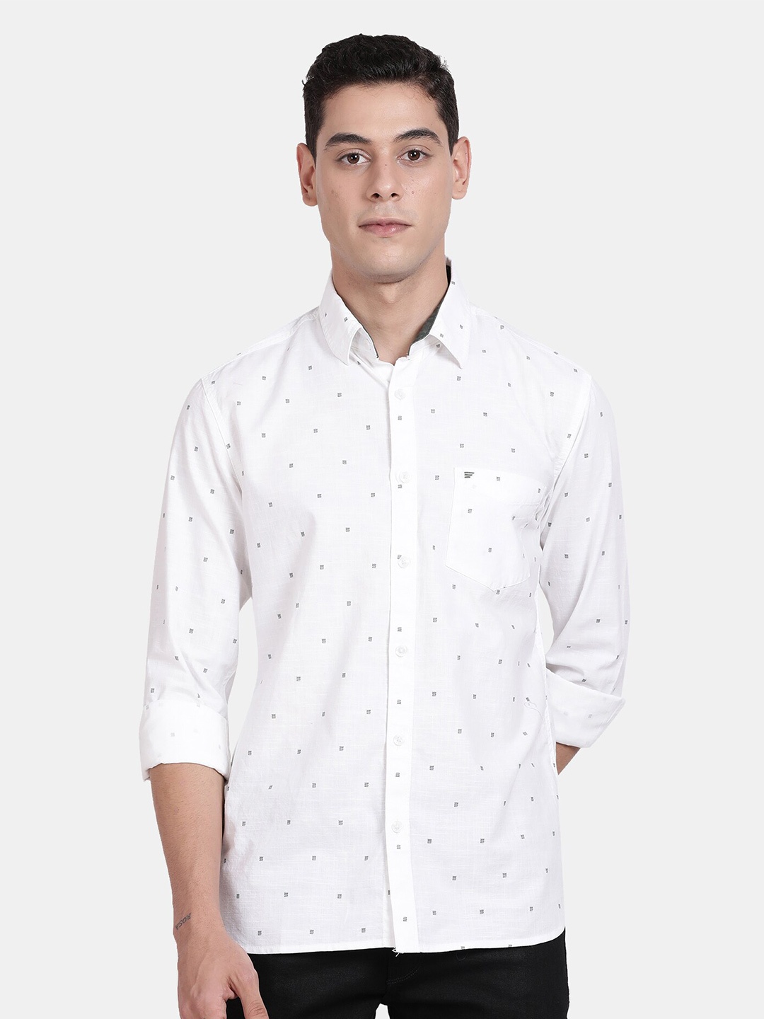 

t-base Men White Standard Printed Casual Shirt