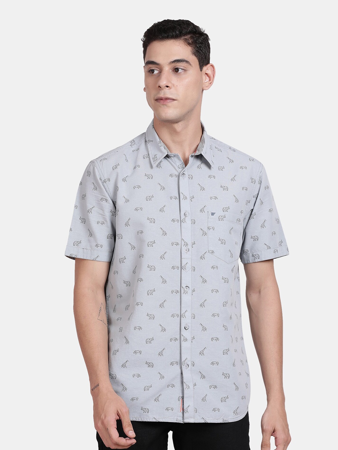 

t-base Men Grey Standard Printed Casual Shirt