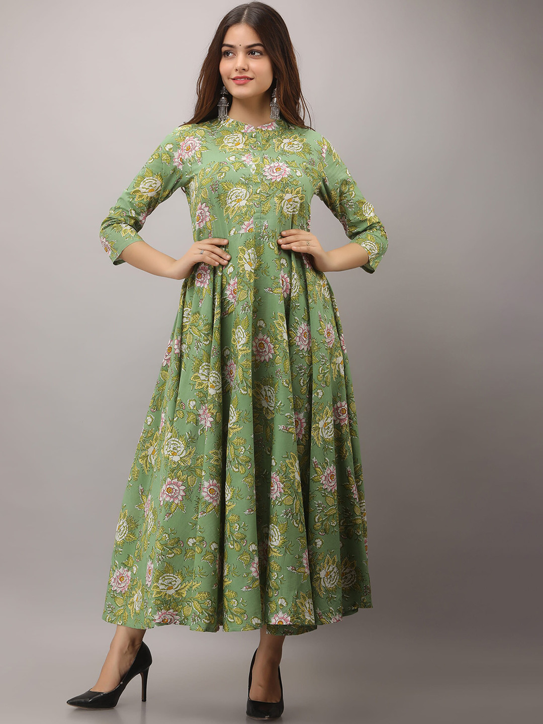 

KIMAYRA Women Green Floral Printed Flared Sleeves Thread Work Anarkali Kurta