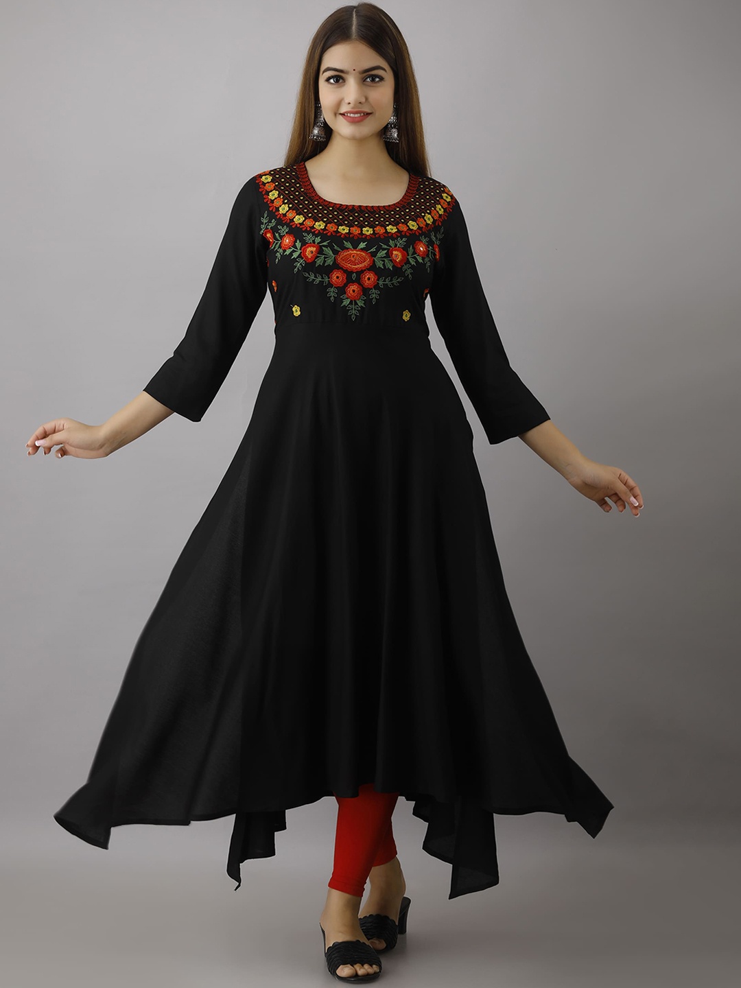 

KIMAYRA Women Black Embroidered Thread Work Anarkali Kurta