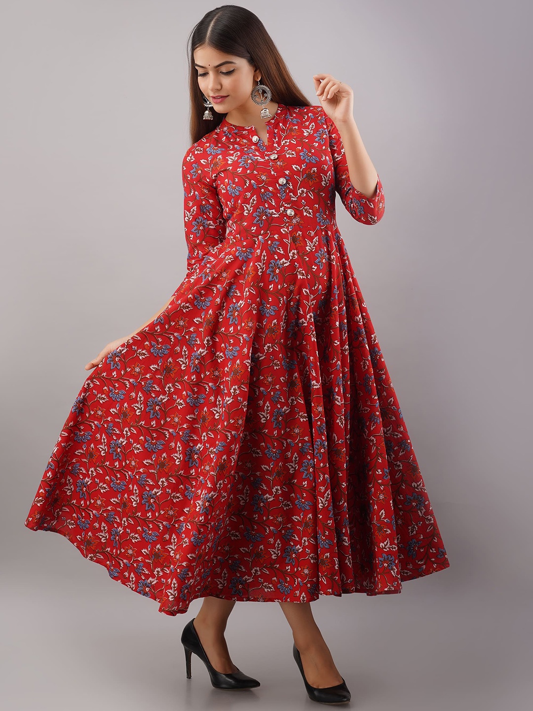 

KIMAYRA Women Red Ethnic Motifs Printed Gotta Patti Anarkali Kurta