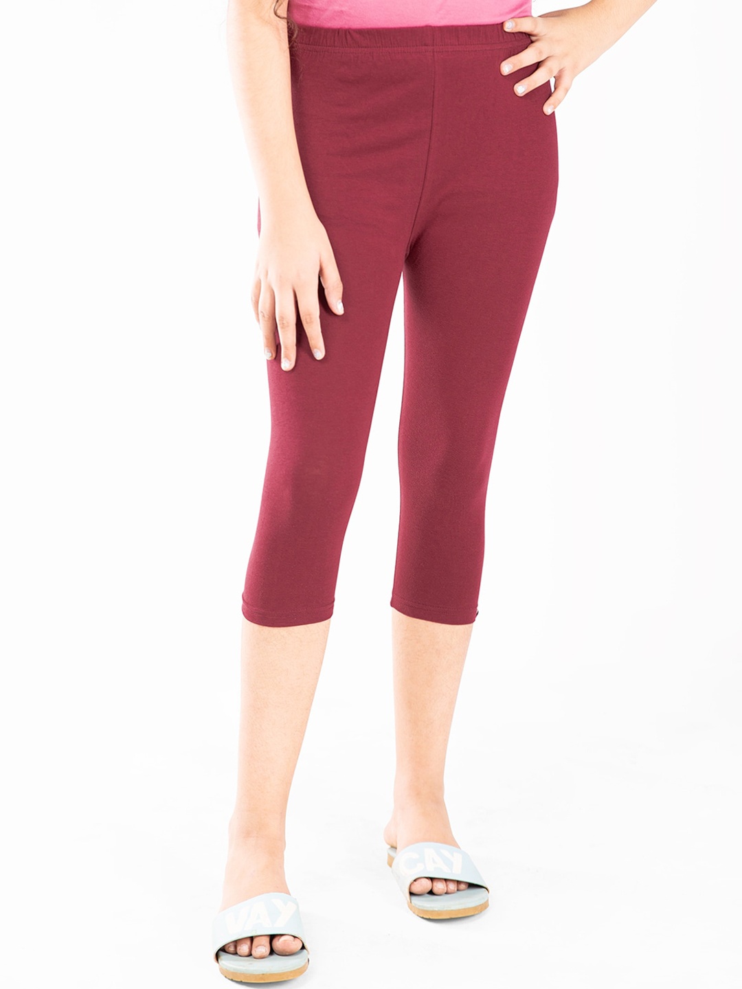 

indian flower Girls Maroon Solid Capri Leggings