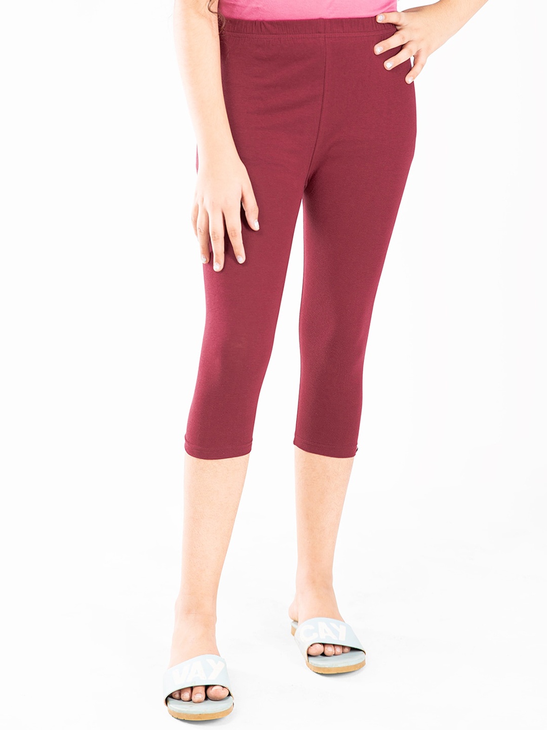 

indian flower Girls Maroon Solid Three-Fourth Length Leggings