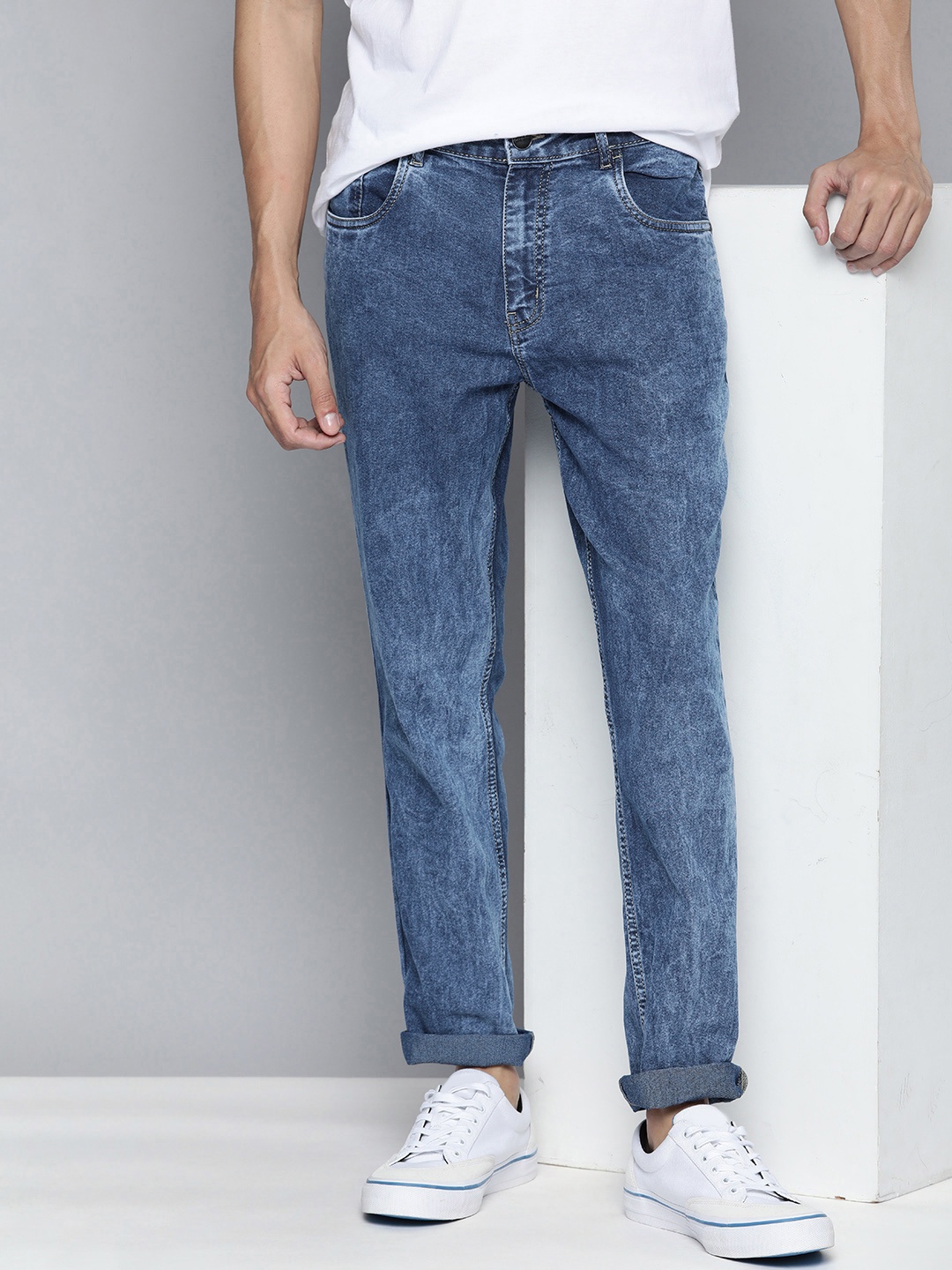 

Mast & Harbour Men Blue Slim Fit Mid-Rise Light Fade Stretchable Jeans
