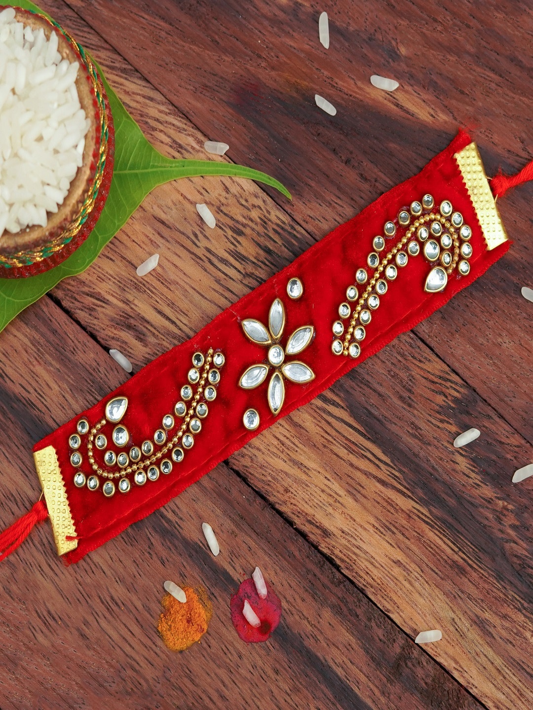 

The Magic Wand Boys Red & Gold-Toned Kundan-Studded & Beaded Rakhi