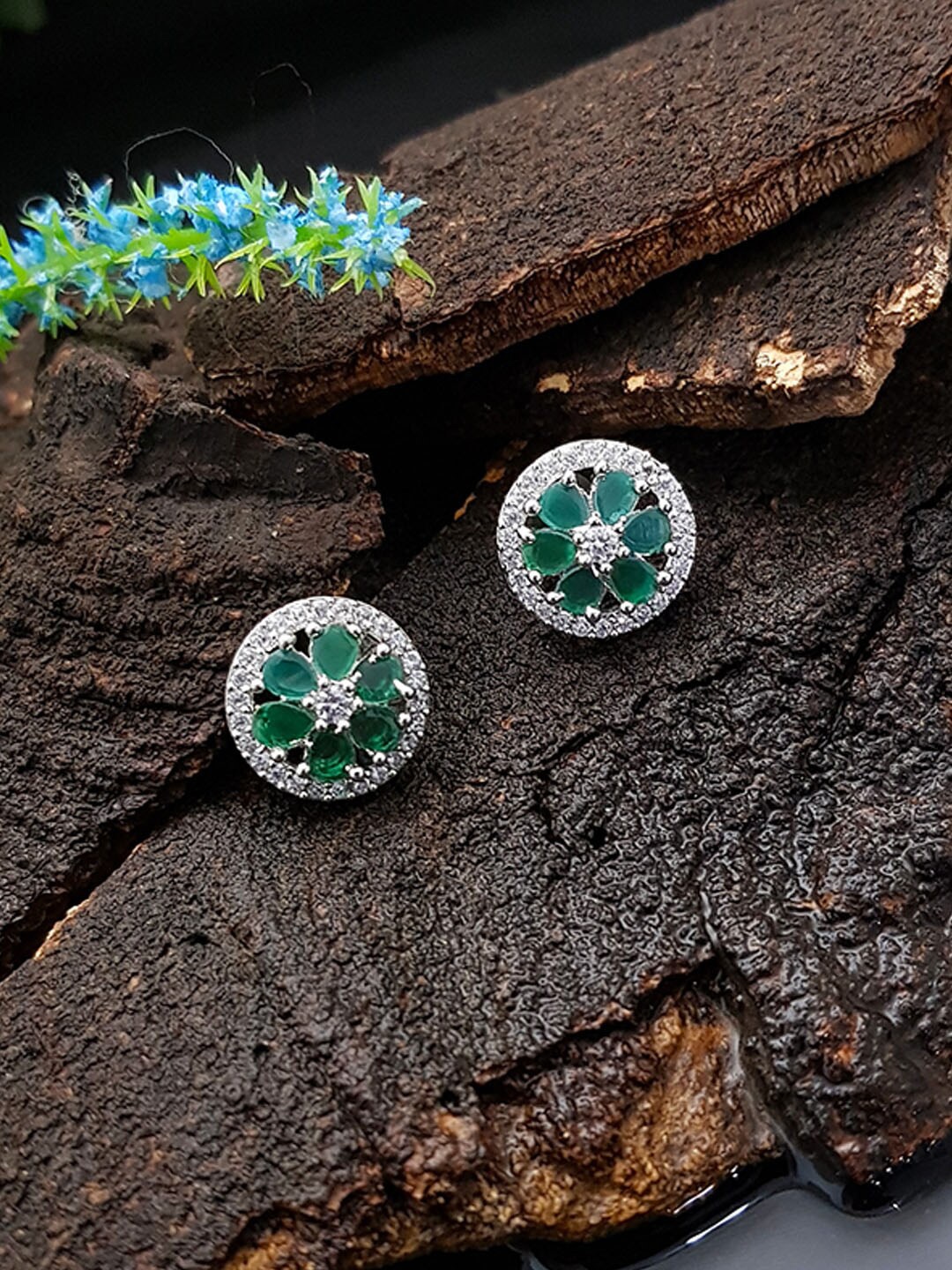 

GRIIHAM Green Contemporary Studs Earrings