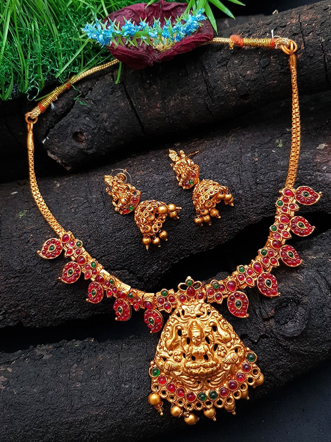 

GRIIHAM Gold-Plated Pink Stone Studded Jewellery Set