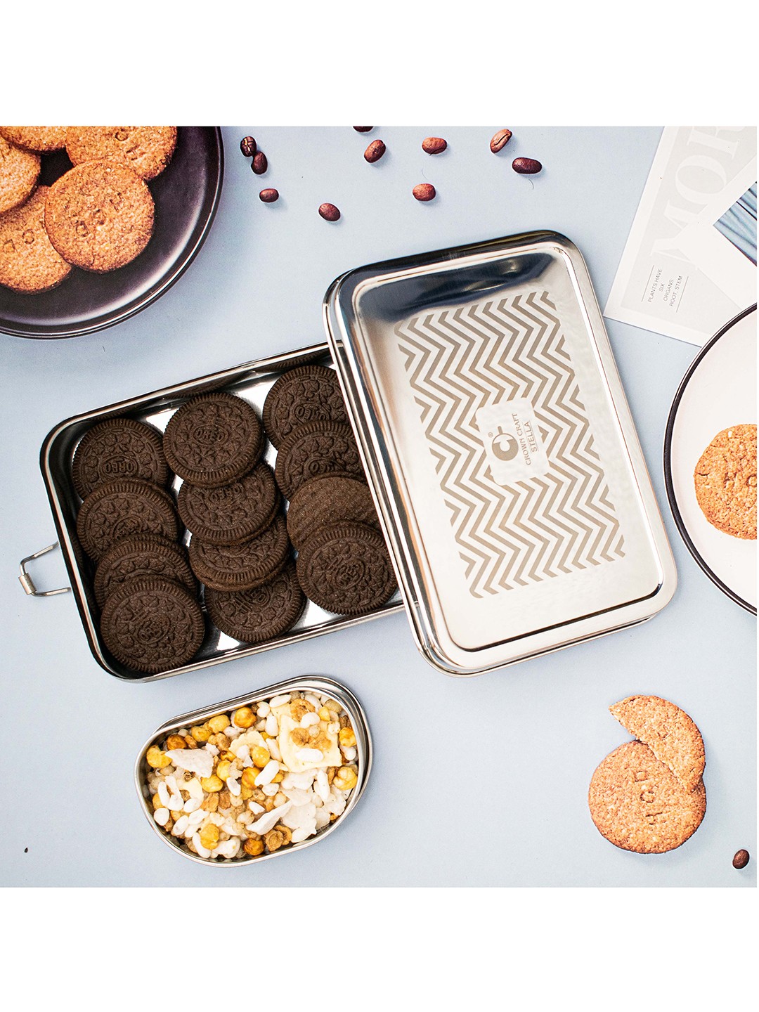 

Crown Craft Silver-Toned Solid Stainless Steel Lunch Box