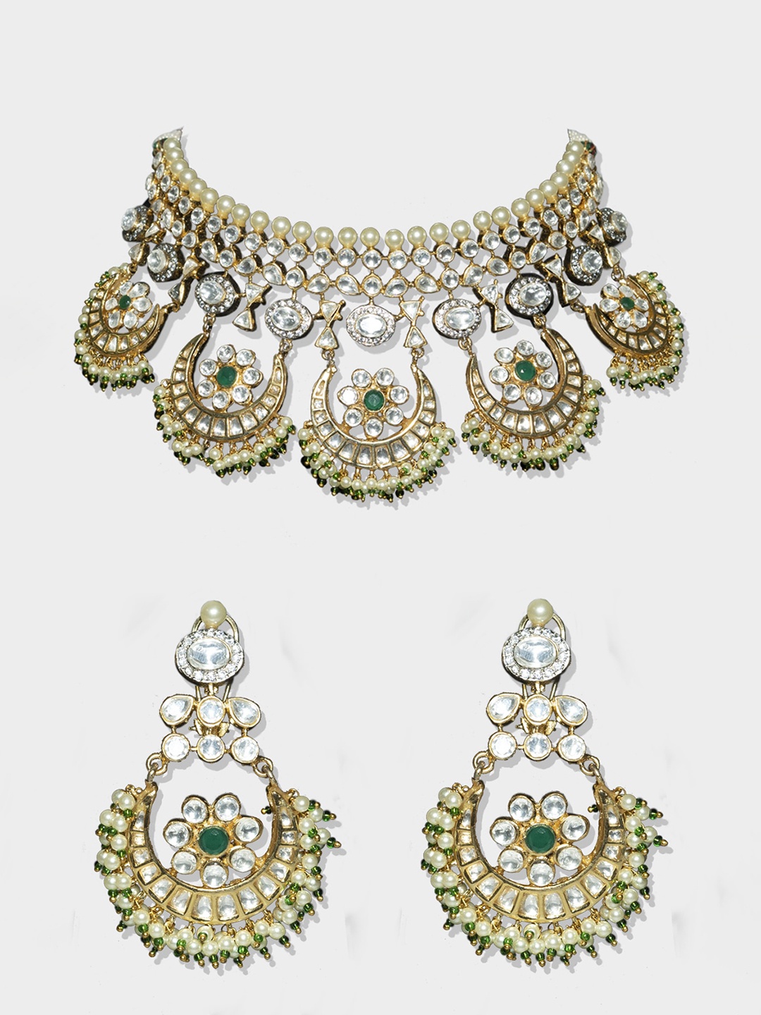 

AURAA TRENDS Gold-Plated White & Green Kundan Studded Necklace Set