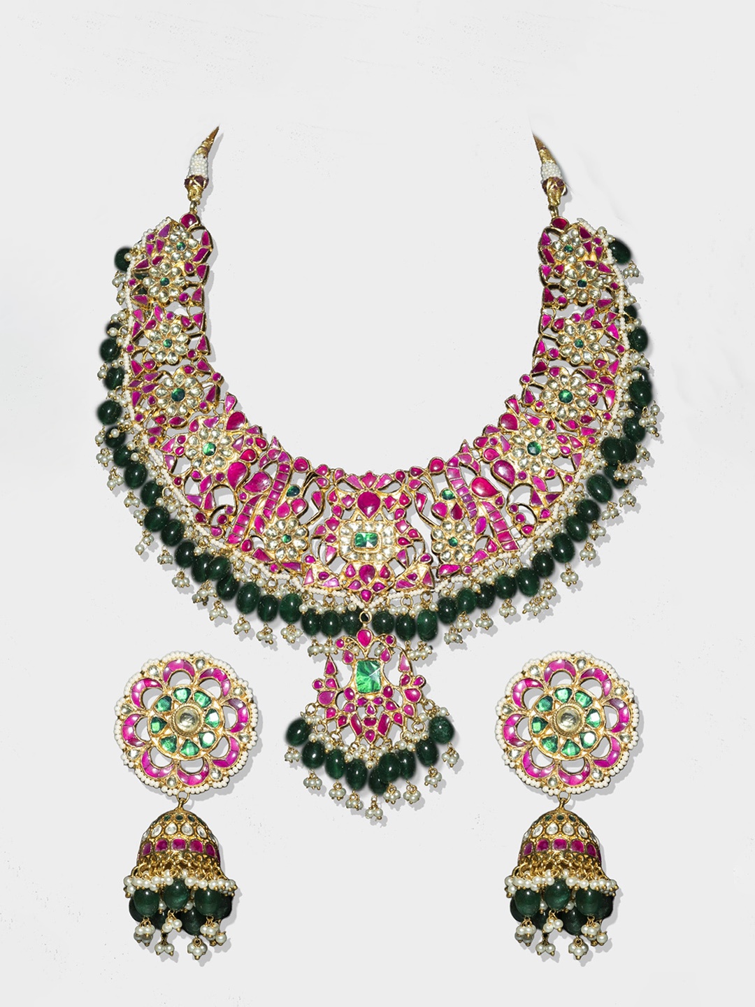 

AURAA TRENDS Gold-Plated White & Green Kundan-Studded & Pearl Beaded Polki Jewellery Set
