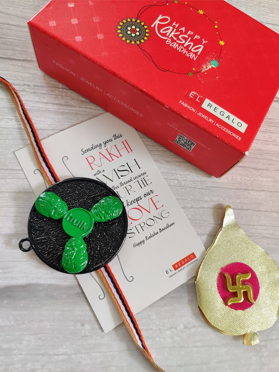 

EL REGALO Kids Green & Black Thread Rakhi & Greeting Card Set