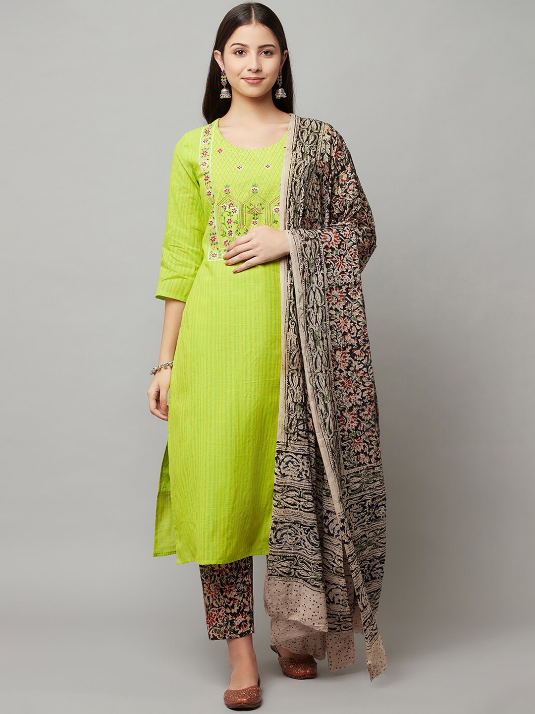 

FLAVIDO Women Green Ethnic Motifs Yoke Design Layered Pure Cotton Kurti with Trousers & With Dupatta