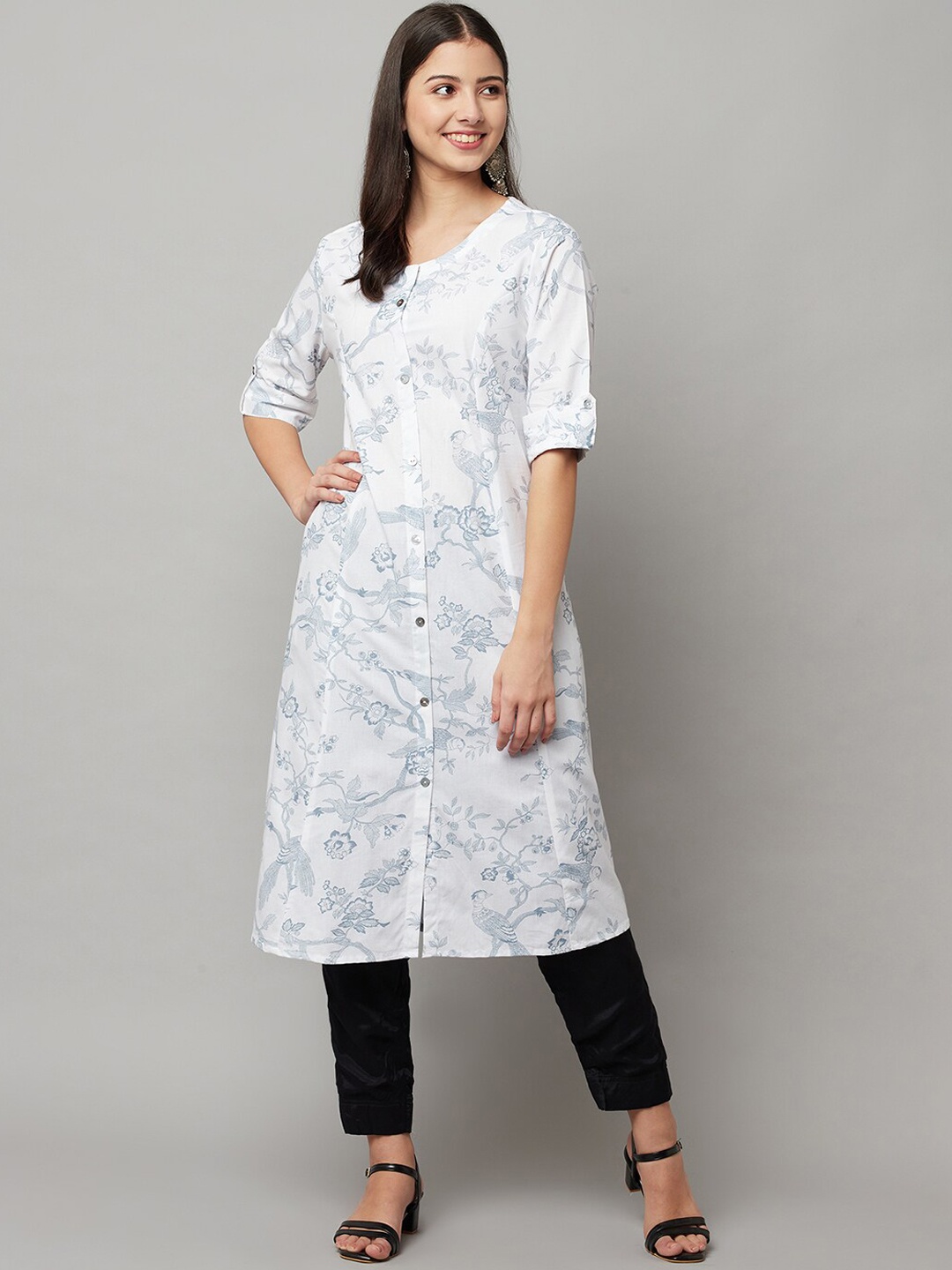 

FLAVIDO Women White Ethnic Motifs Embroidered Flared Sleeves Thread Work Kurta