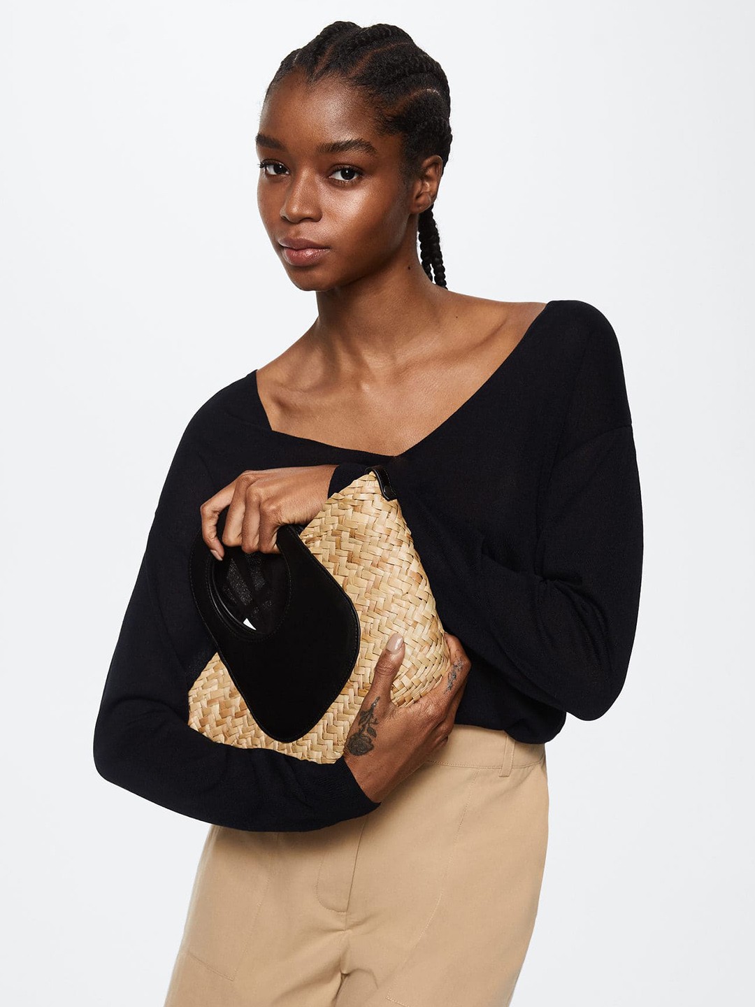 

MANGO Women Black Solid Knitted Pullover Sweater