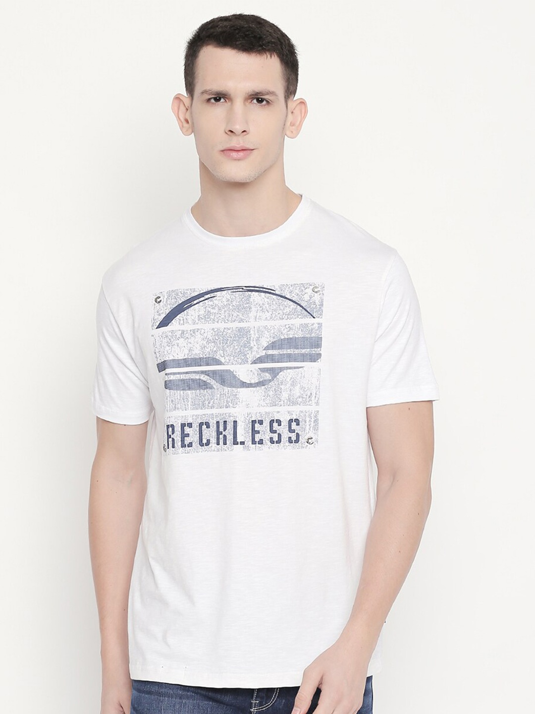 

Status Quo Men White & magnolia Typography Printed Slim Fit T-shirt