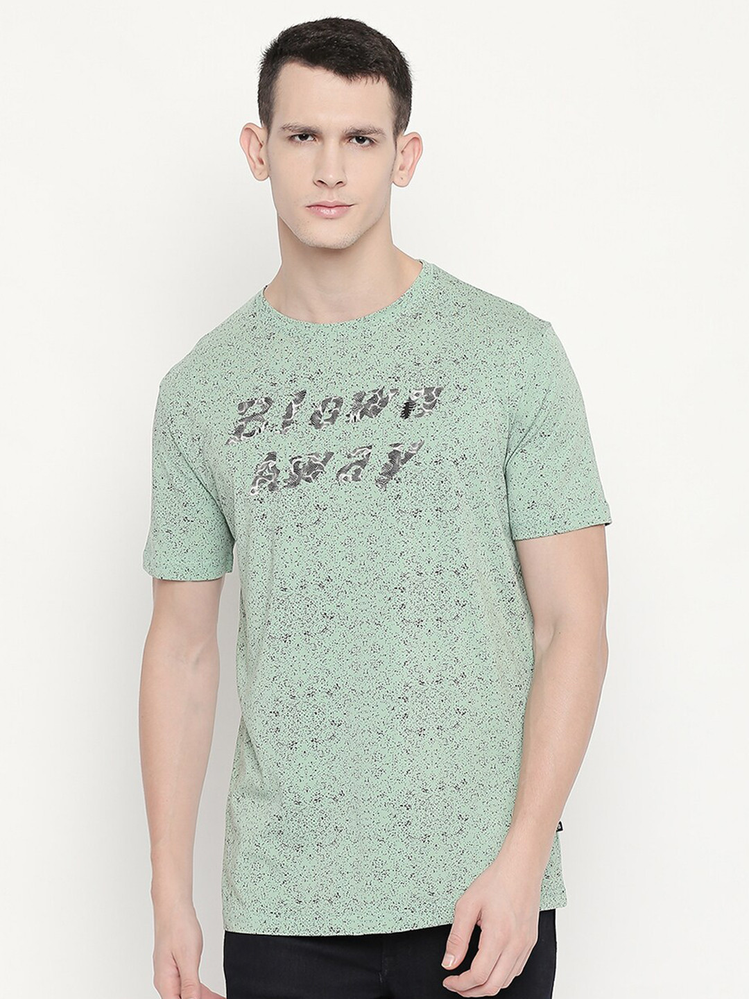 

Status Quo Men Green & celadon Typography Applique Slim Fit T-shirt