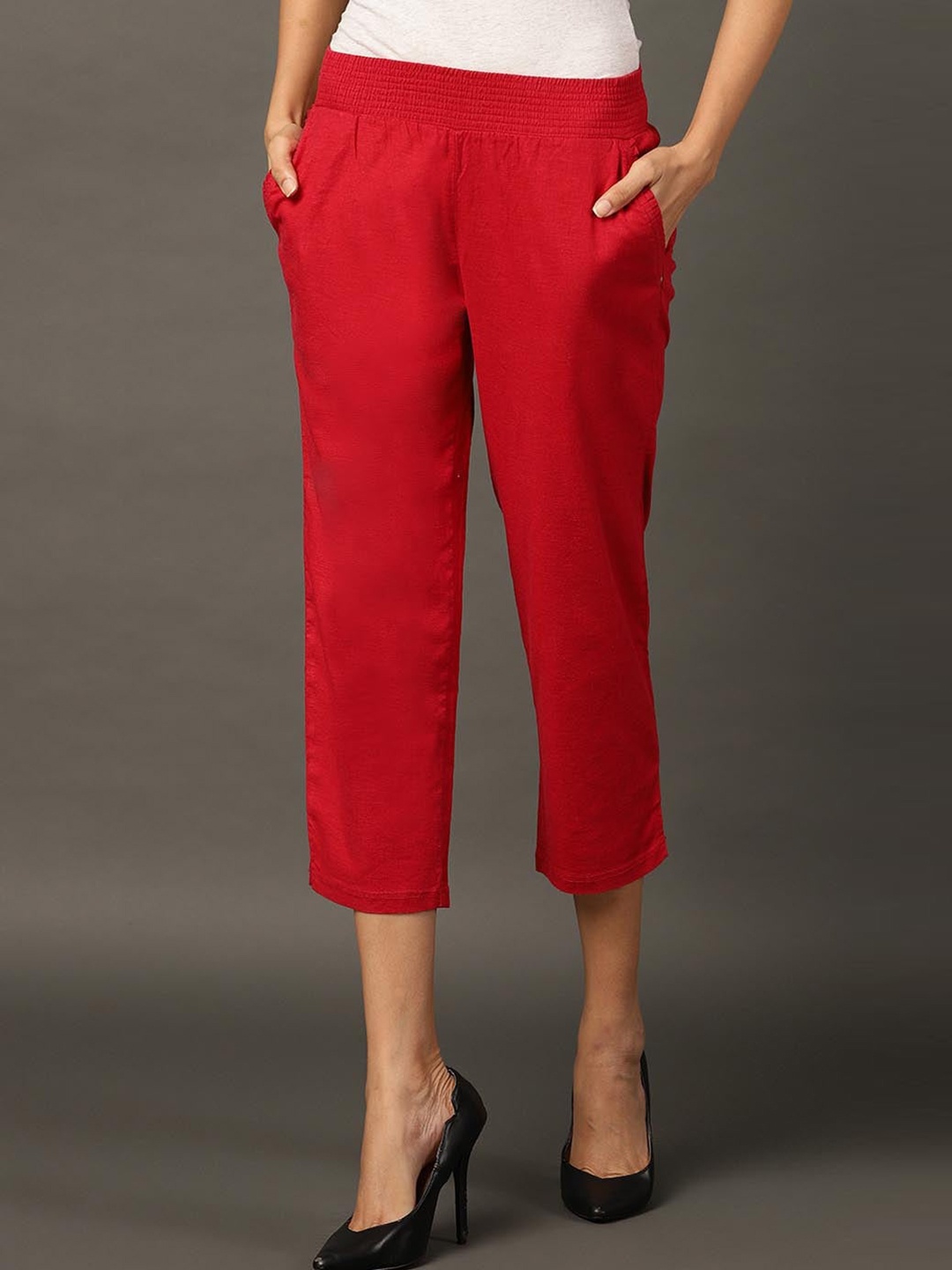 

Lakshita Women Red Regular Solid Cotton Capris